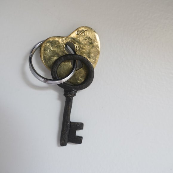 Michael Aram Key and Heart Key Chain - Picture 2 of 3